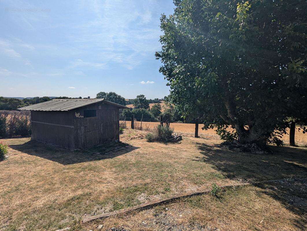 28240-Longère à rénover d'environ 250m2 avec maison indépendante de 50m2 - photo 4