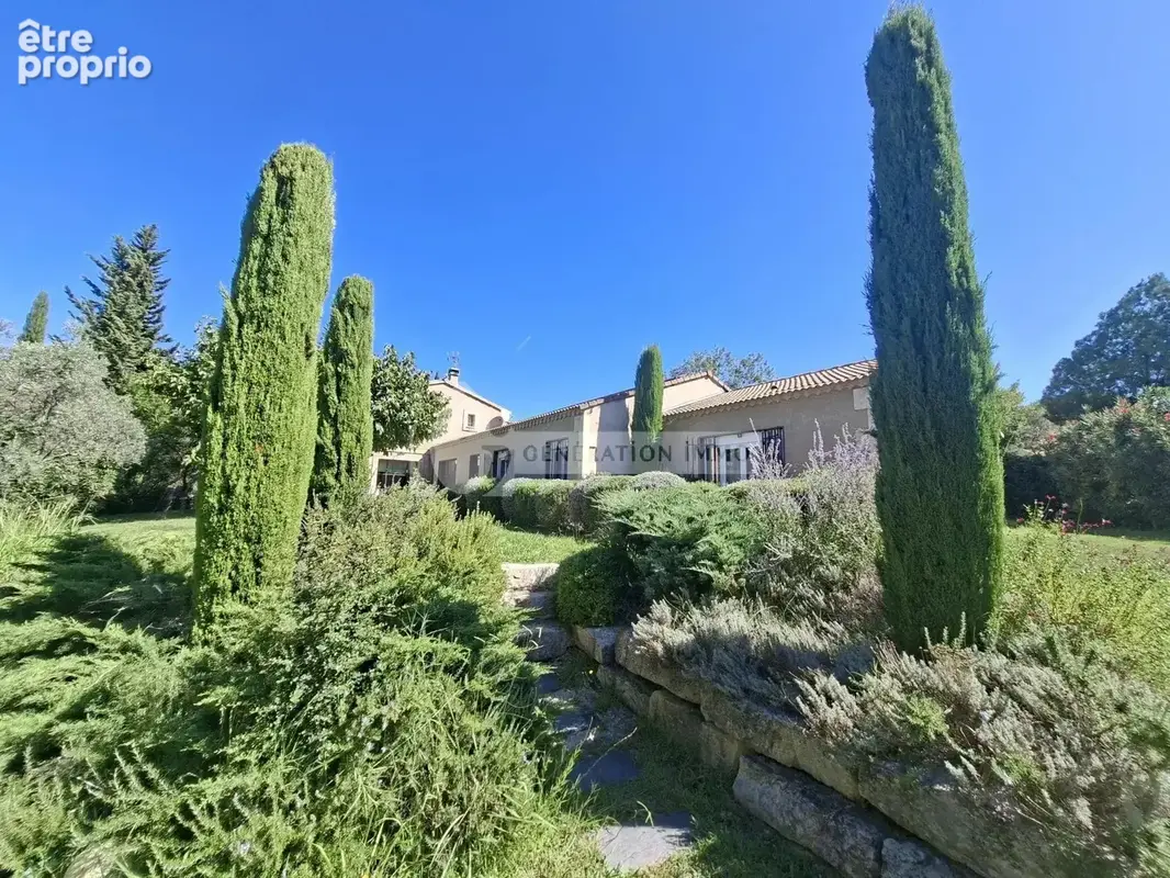 Fontvieille - Maison familiale 5 chambres sur parcelle de 1850m2 - photo 30