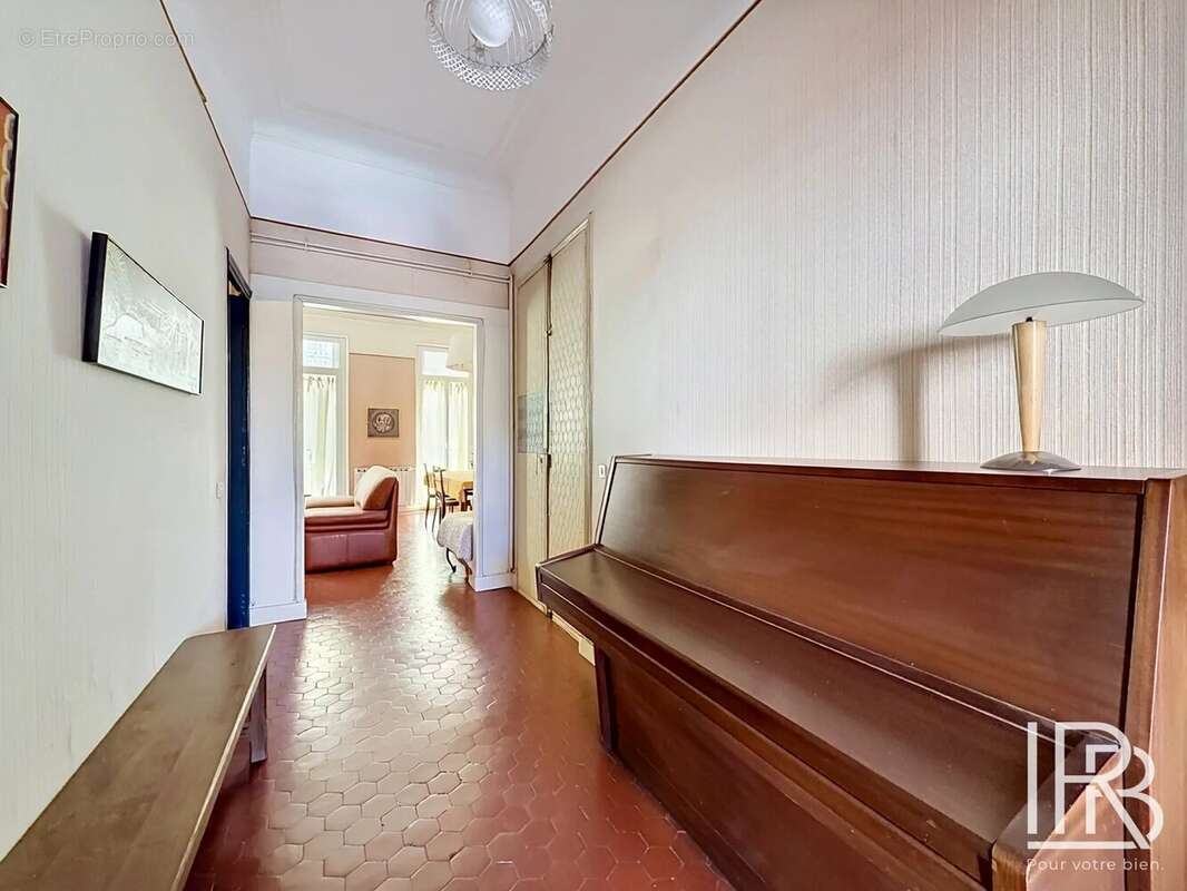 Appartement à MARSEILLE-1E