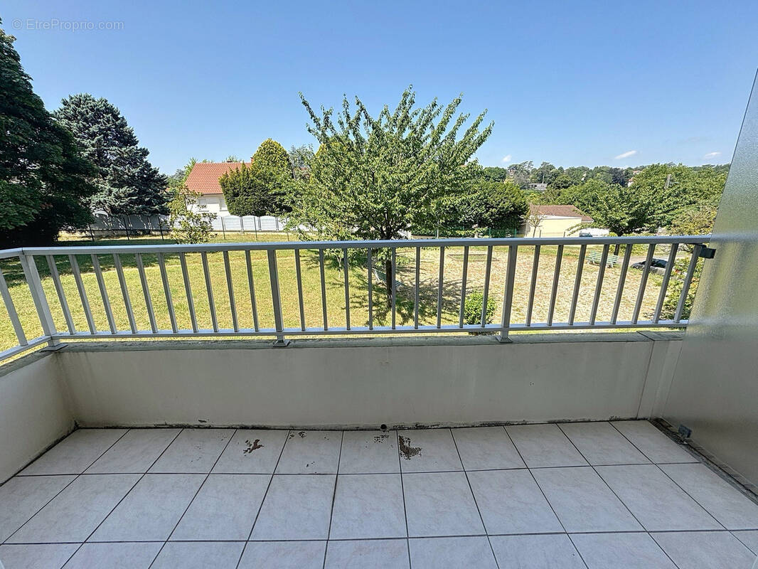 Appartement à SAINT-GENIS-LAVAL