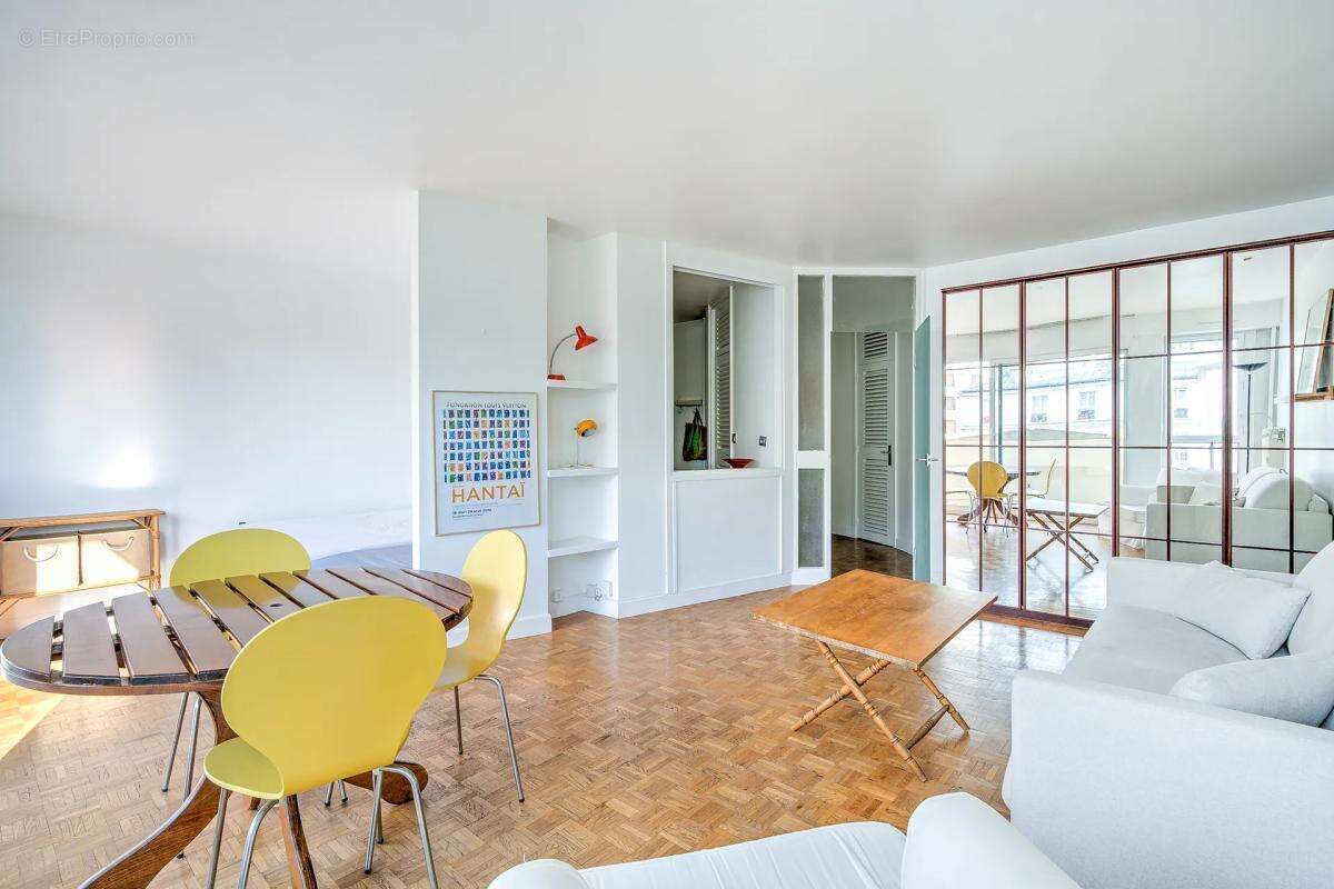 Appartement à PARIS-15E