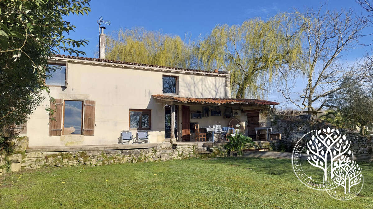 Maison à SAINT-SAVINIEN