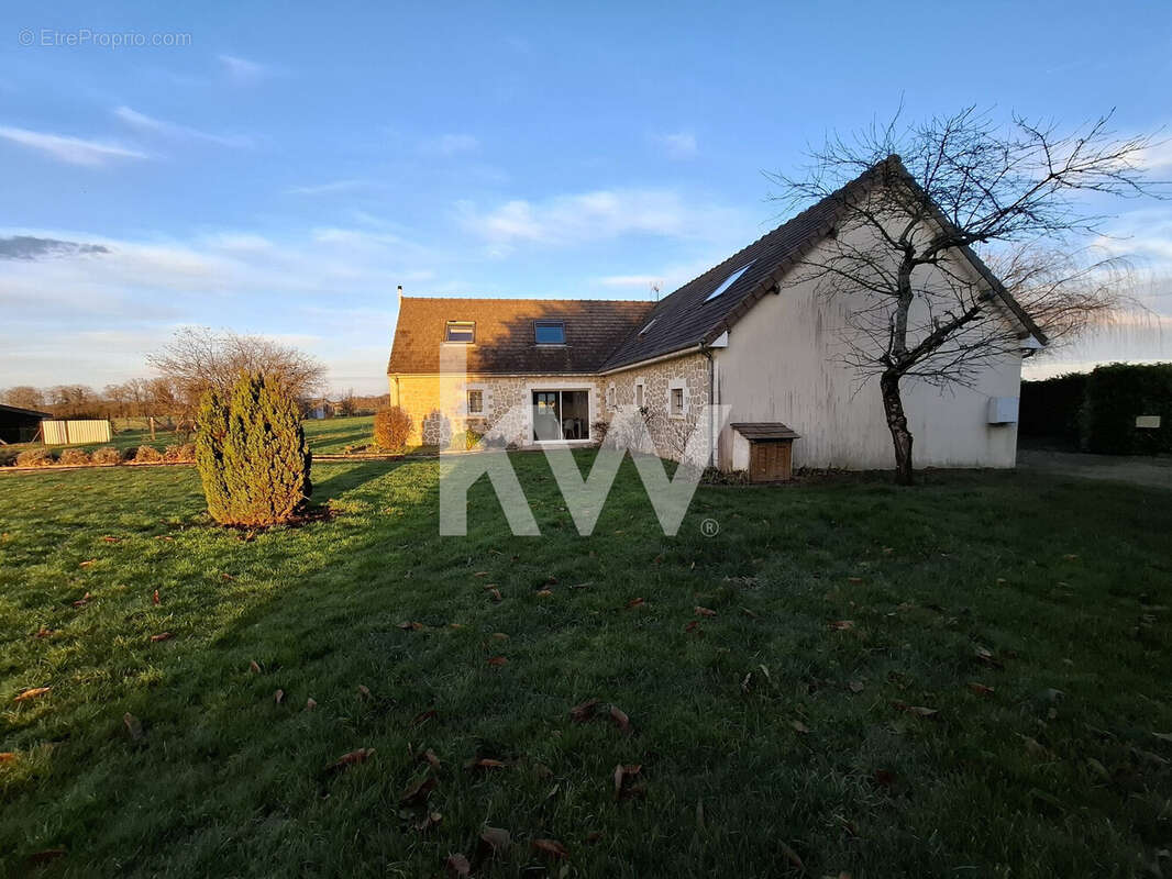 Maison 160 m² à Prunay-Cassereau  - photo 6