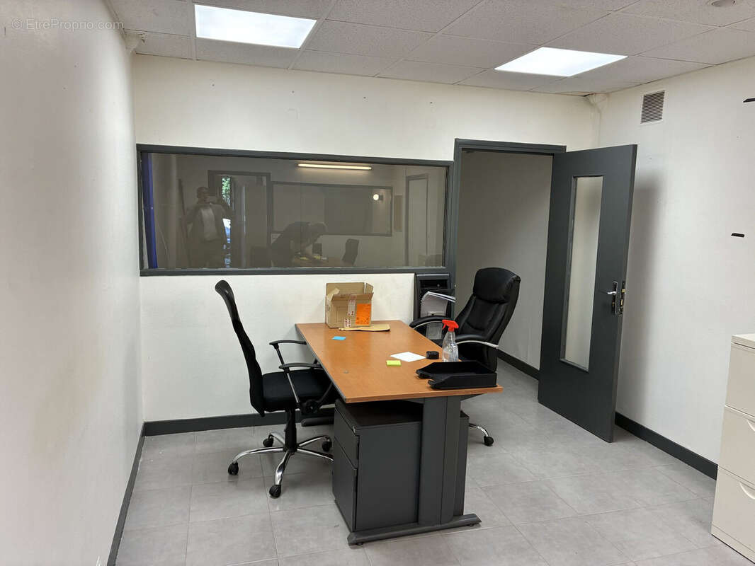 Commerce à COLOMBES