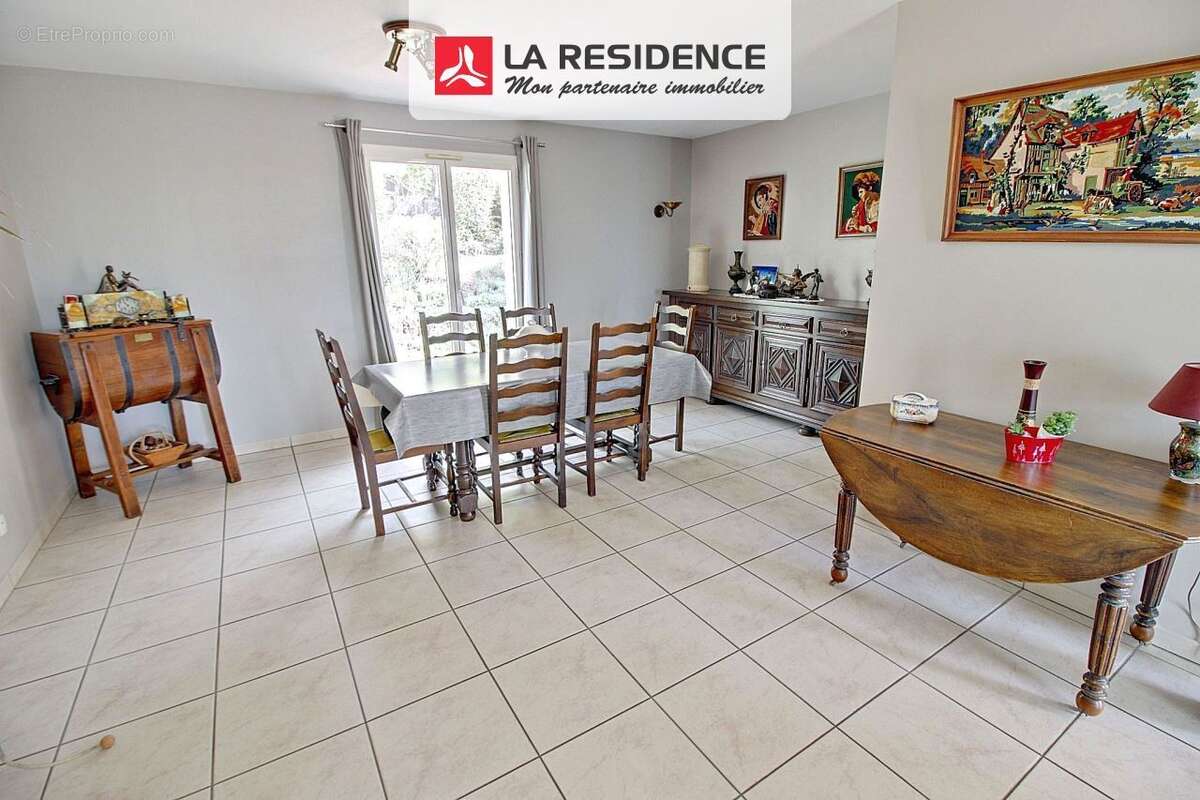 Maison à VAUX-SUR-SEINE