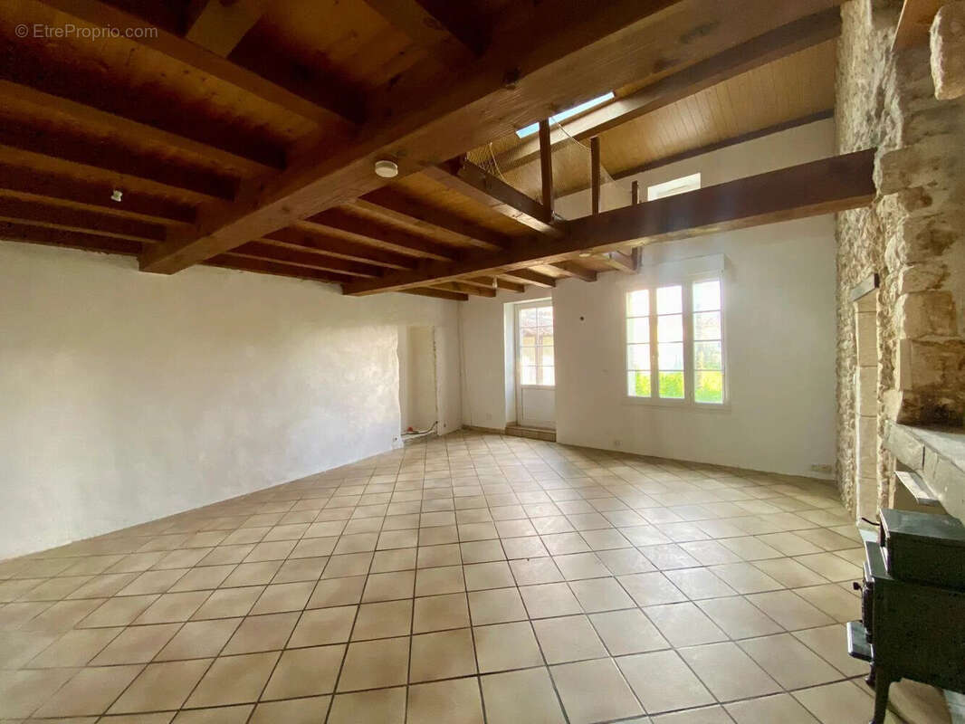 Maison à BOURCEFRANC-LE-CHAPUS