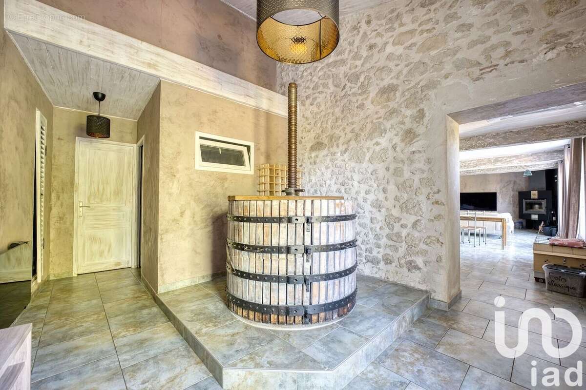 Maison 150 m² à Virelade  - photo 2