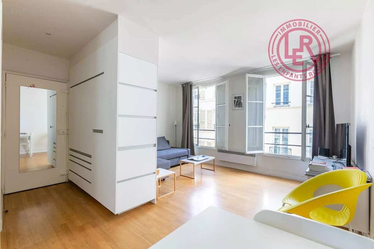 Appartement à PARIS-3E