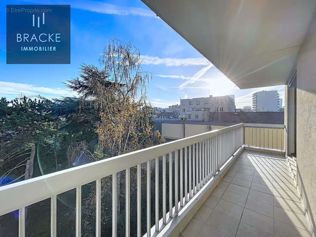 Appartement à COURBEVOIE