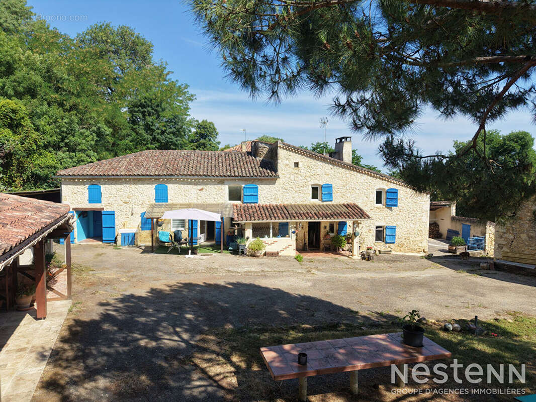 A Vendre Maison en pierre rénovée avec dépendances, piscine et parc arboré sur un hectare - photo 18