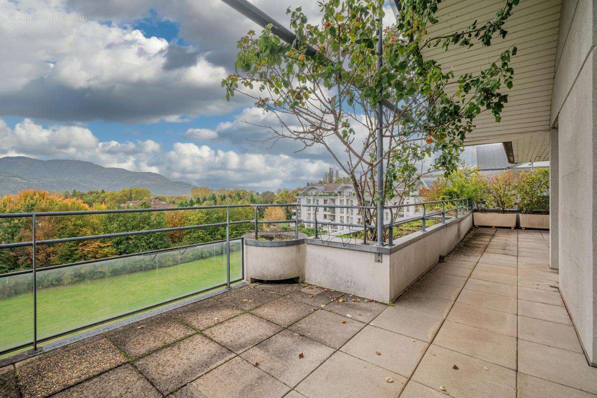 Appartement à MEYLAN