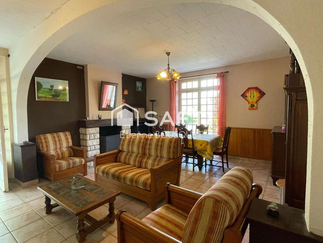 Maison 195 m² à Saint-Loubouer  - photo 2