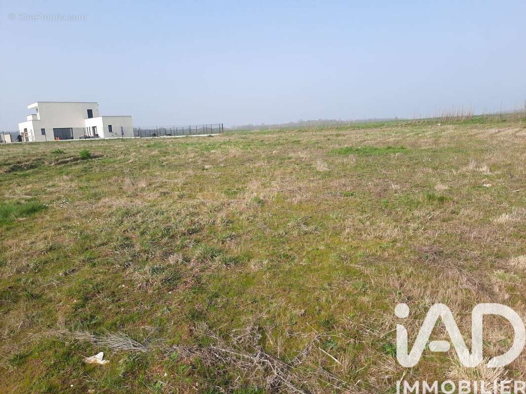 Terrain 844 m² à Miserey  - photo 2