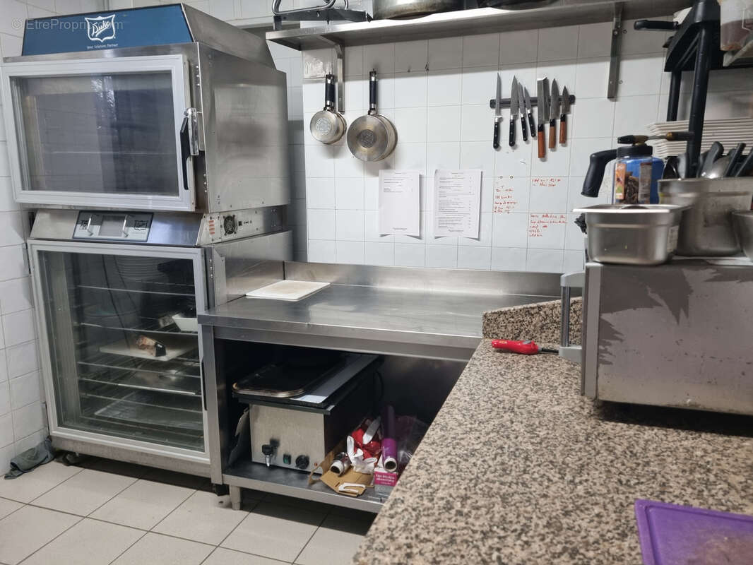 Commerce à FORCALQUIER