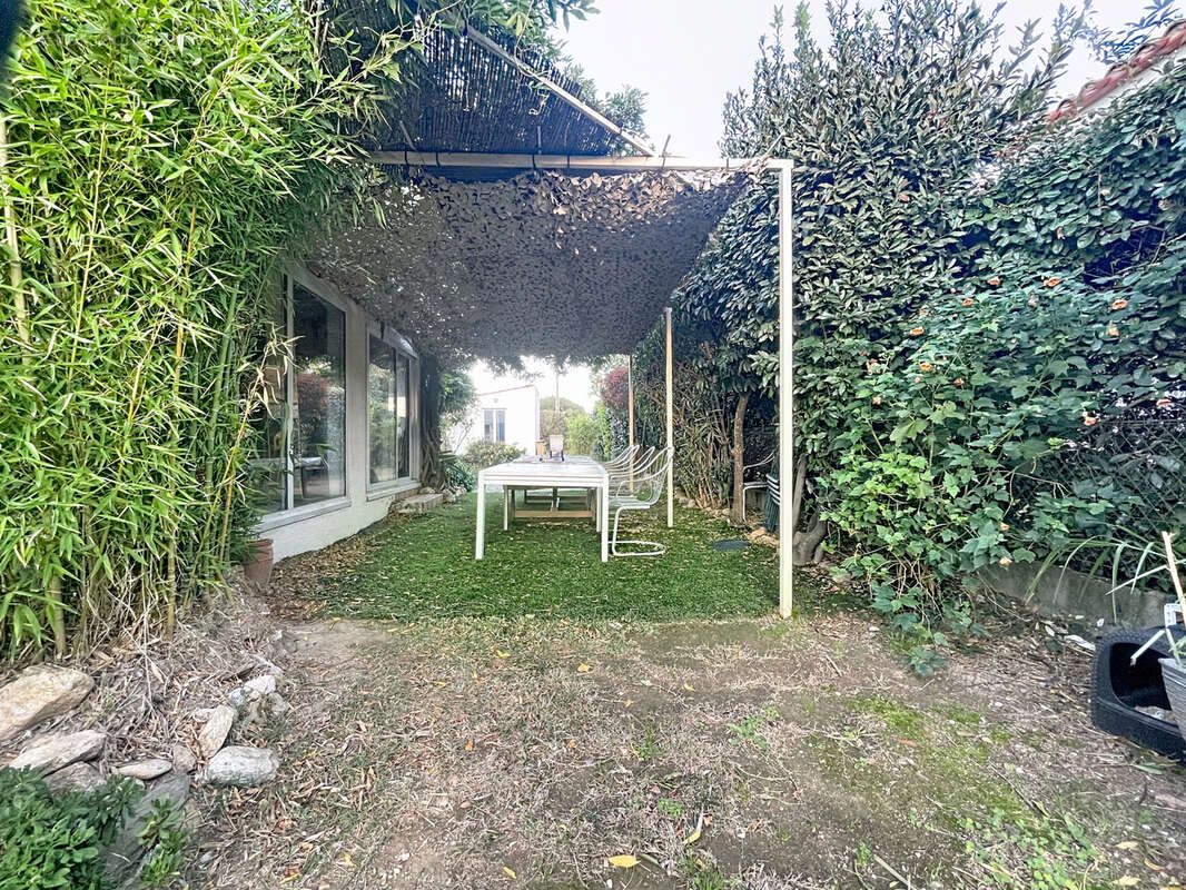 Maison à LAROQUE-DES-ALBERES