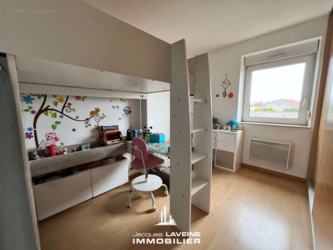 Appartement à CUVRY