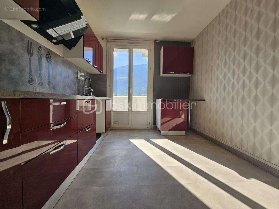 Appartement à LE PONT-DE-CLAIX