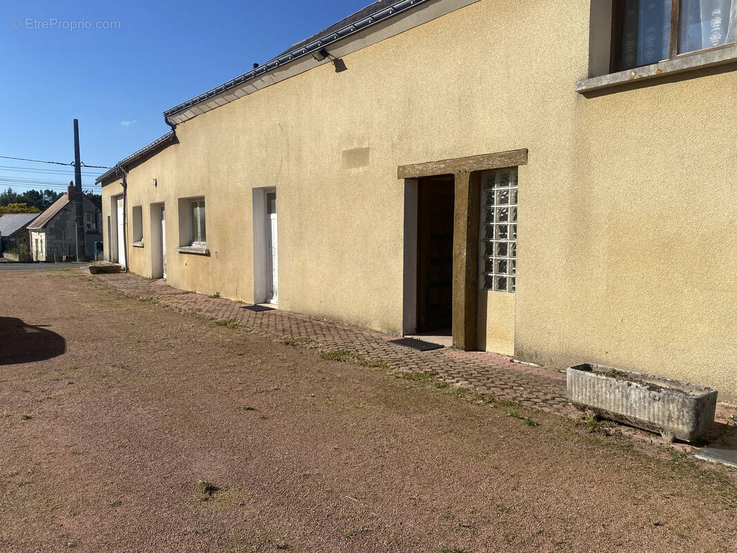 Maison à LA BREILLE-LES-PINS