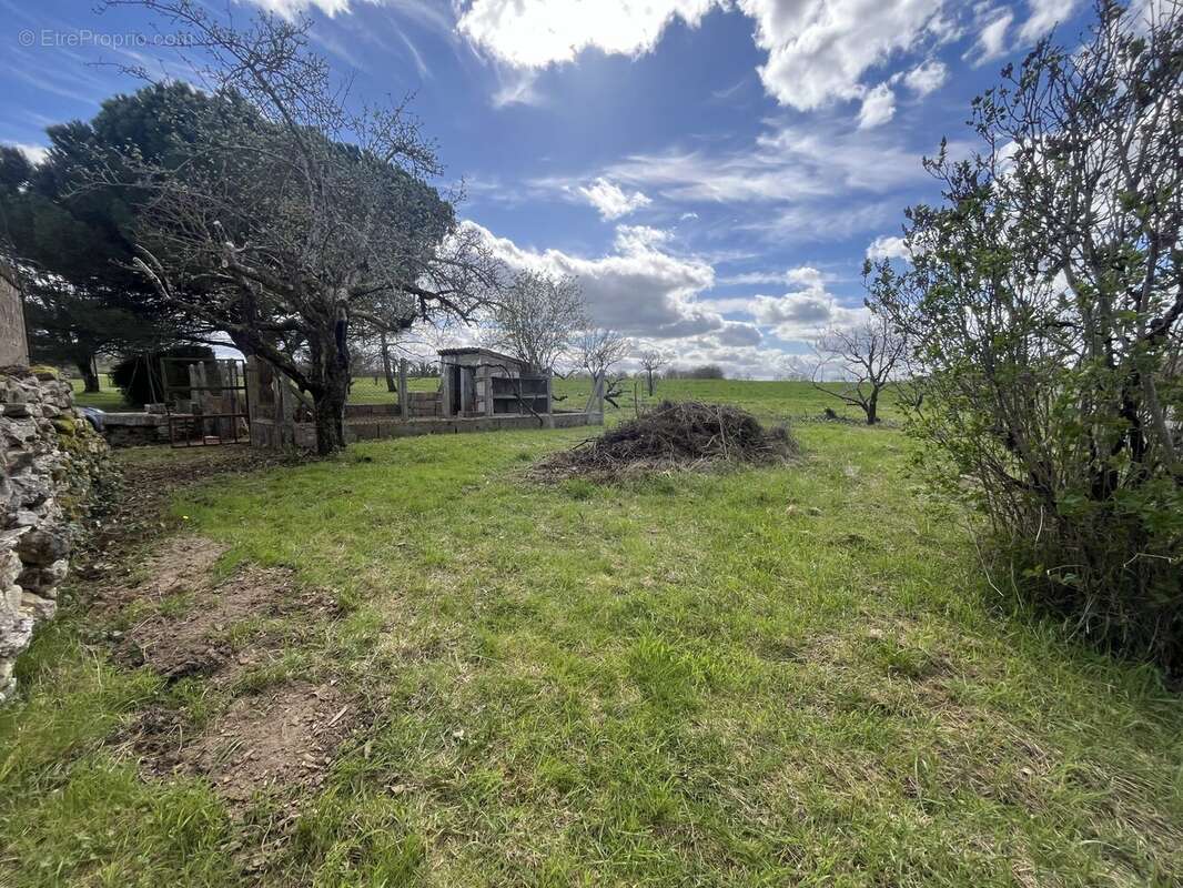 Maison à CHASSENEUIL-SUR-BONNIEURE