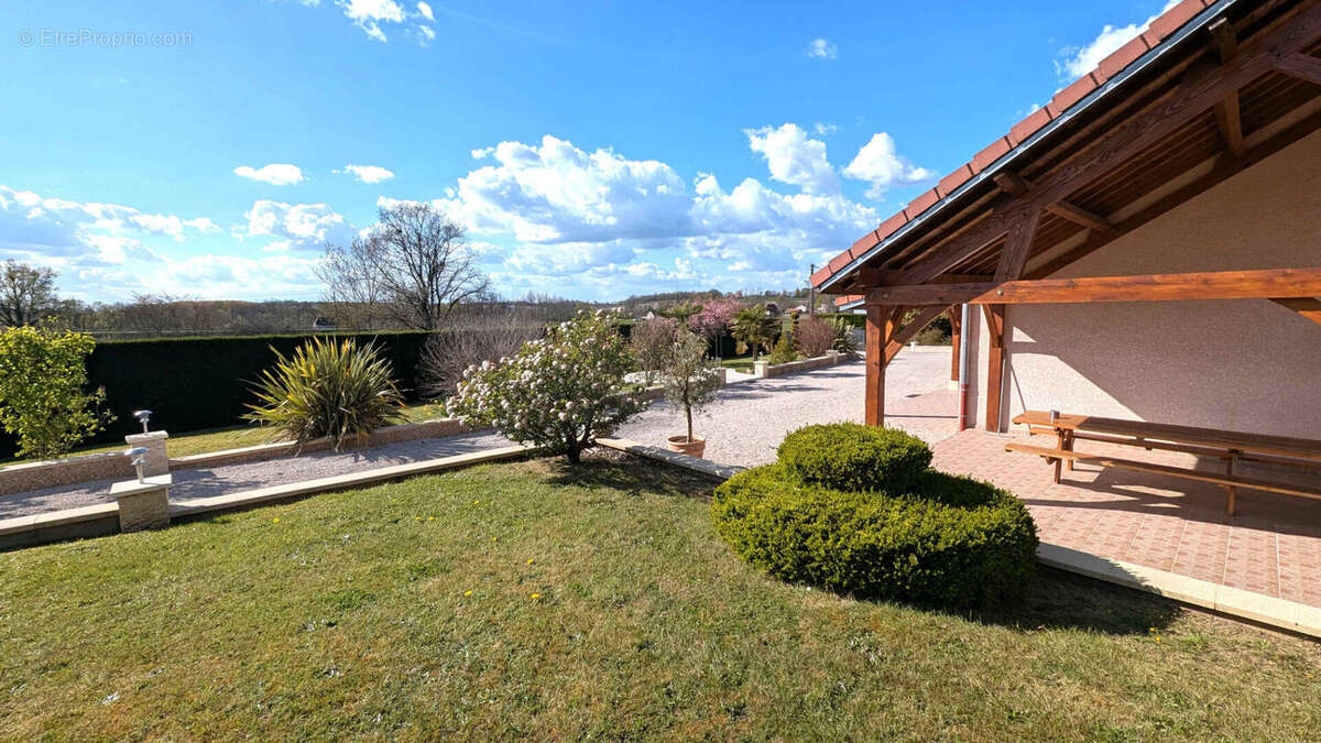 Maison à SAINTE-CROIX