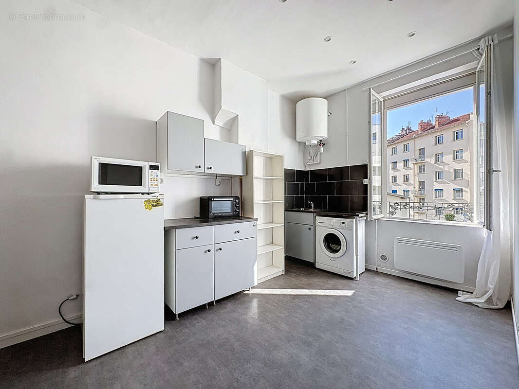 Appartement à LYON-8E