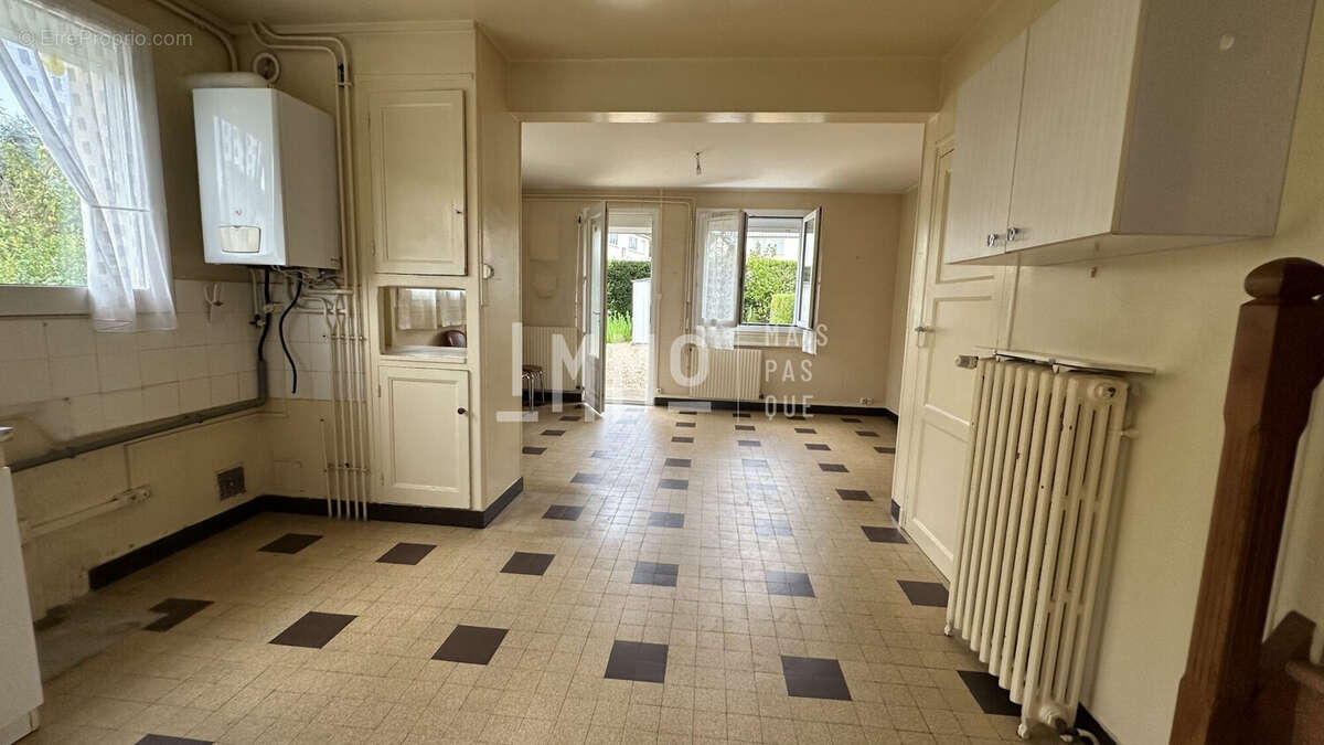 Maison à BESSE-SUR-BRAYE