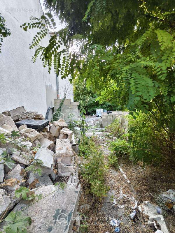 Terrain plat à bâtir de 350 m² à Drancy (Proche RER B) - photo 3