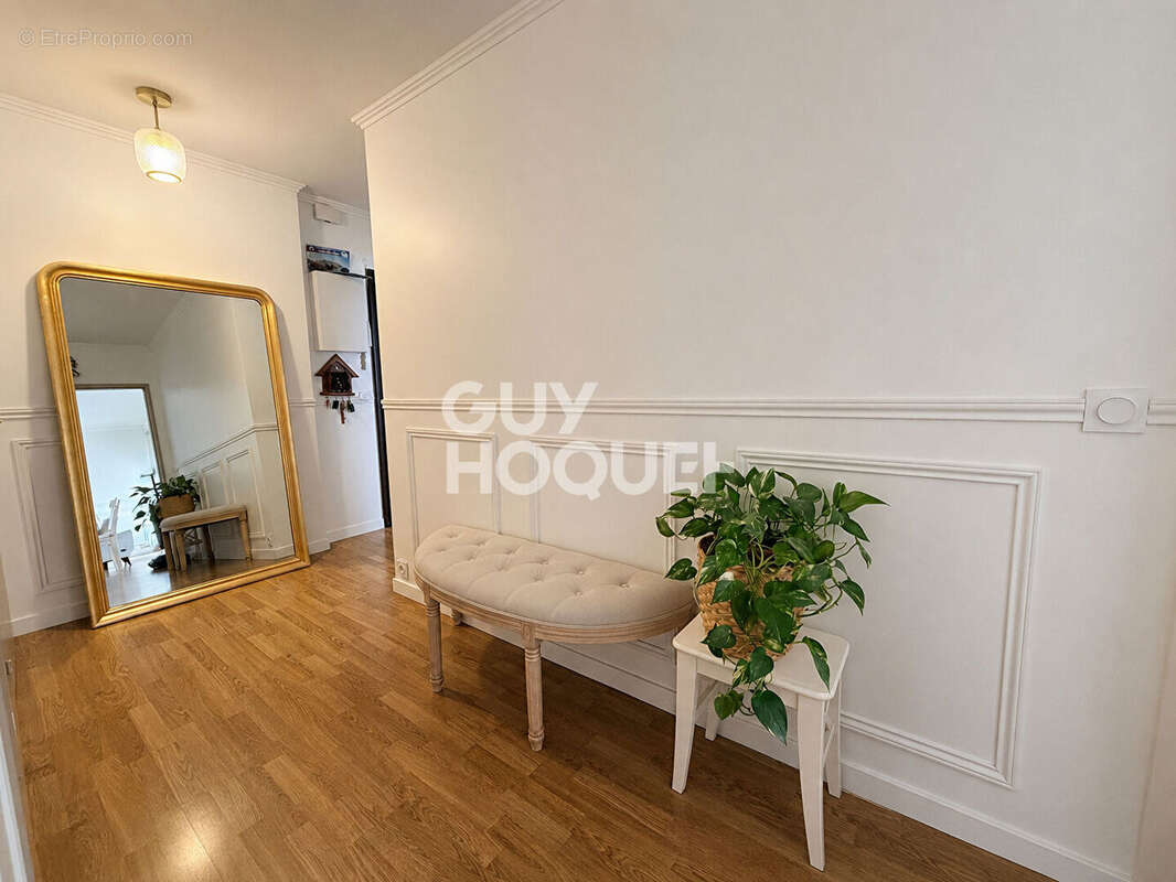 Appartement avec terrasse au Coudray Montceaux - photo 2