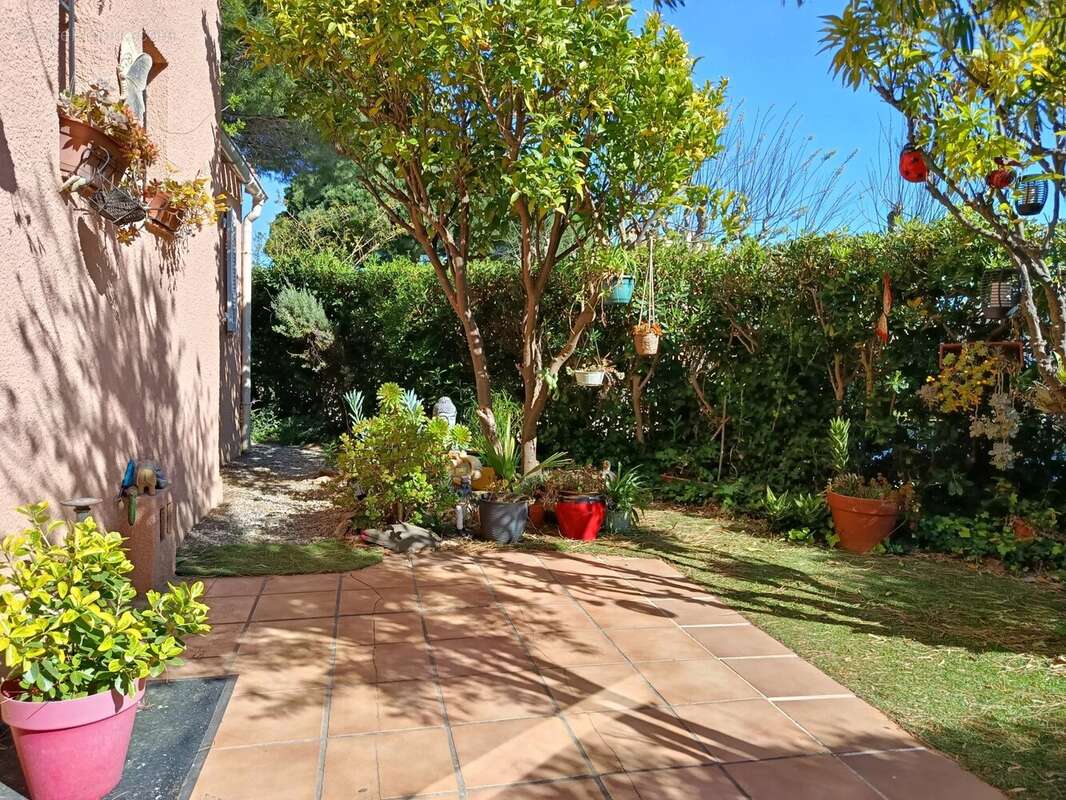 Appartement à LA LONDE-LES-MAURES