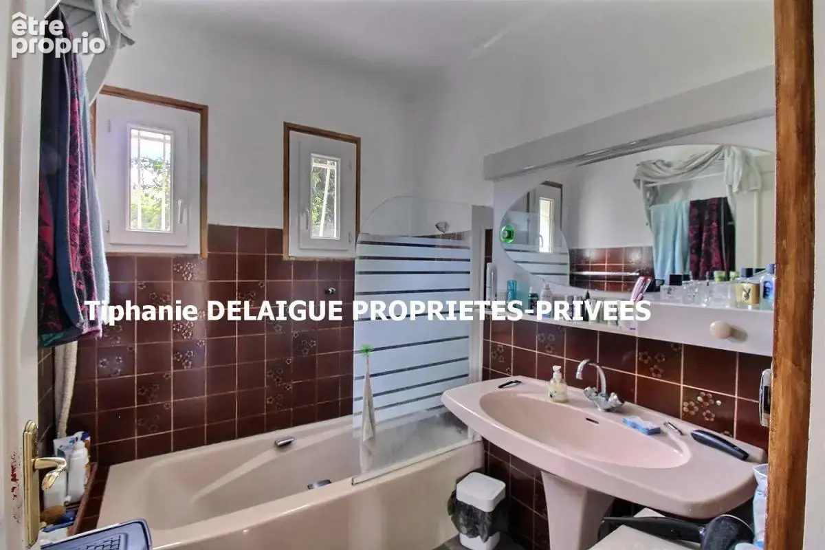 Maison Le Chambon Feugerolles d'environ 170m²  habitable et 150m² de sous-sol  3 chambre(469m² de terrain) - photo 10
