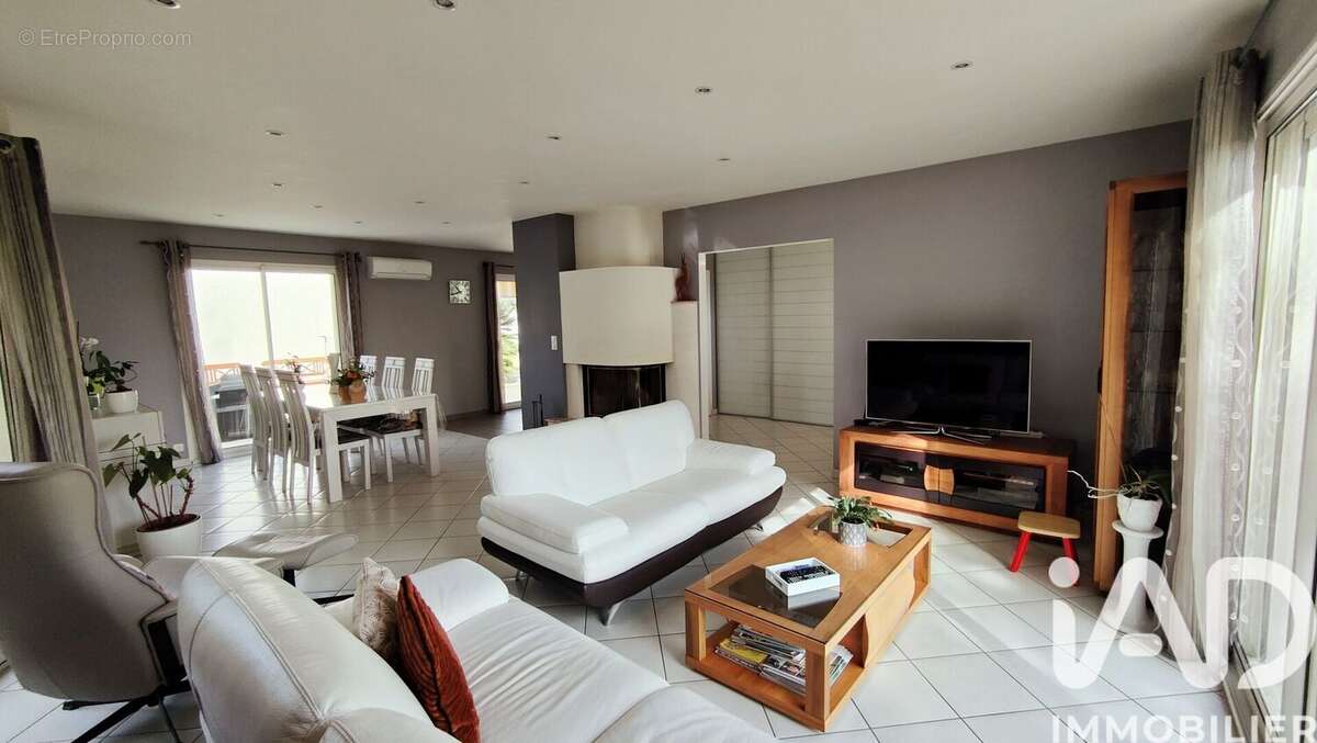 Maison 141 m² à Talmont-Saint-Hilaire  - photo 3