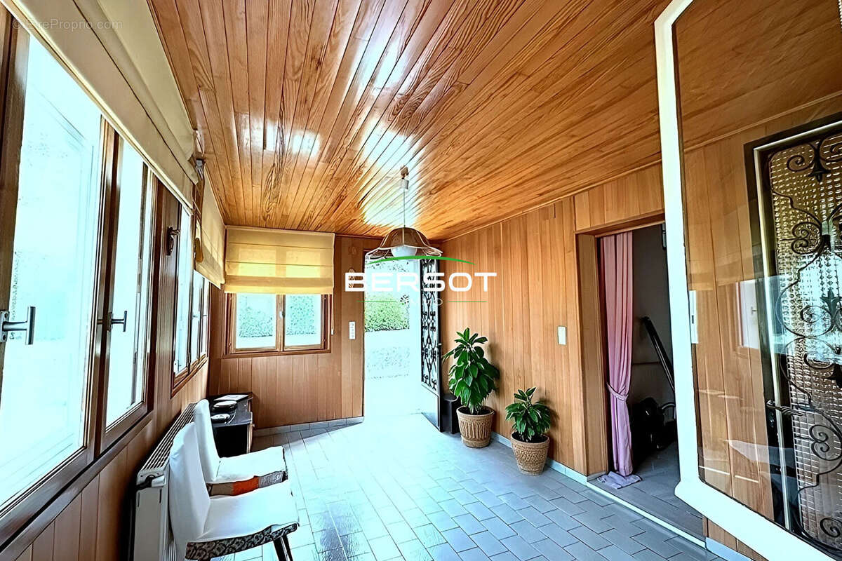 Maison à PONT-DE-ROIDE