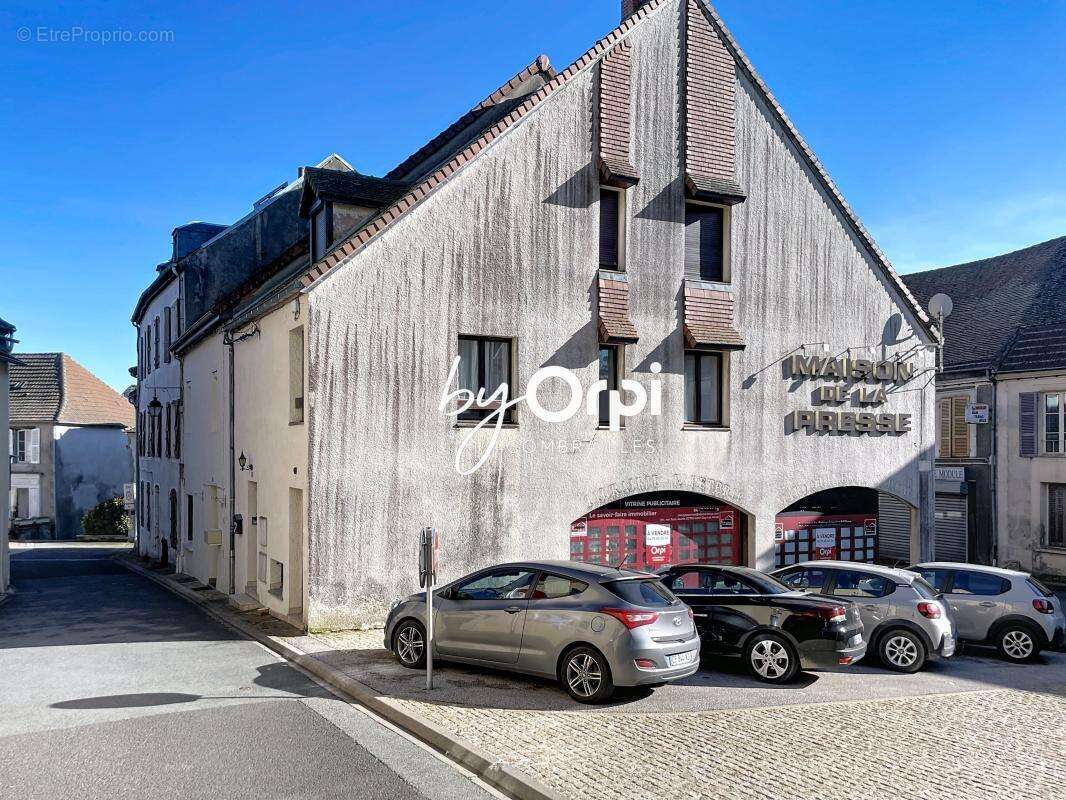 Maison à MONTAIGUT