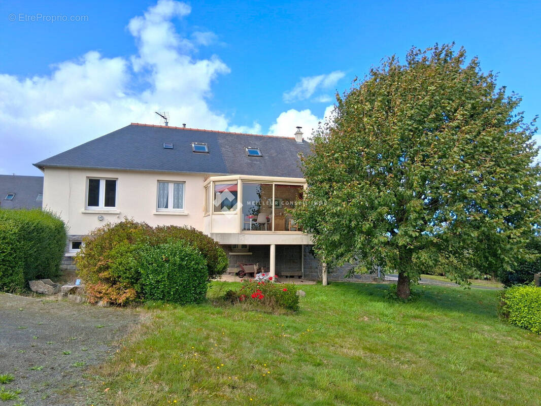 Maison à QUINTIN