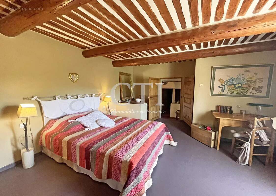 Maison à VAISON-LA-ROMAINE