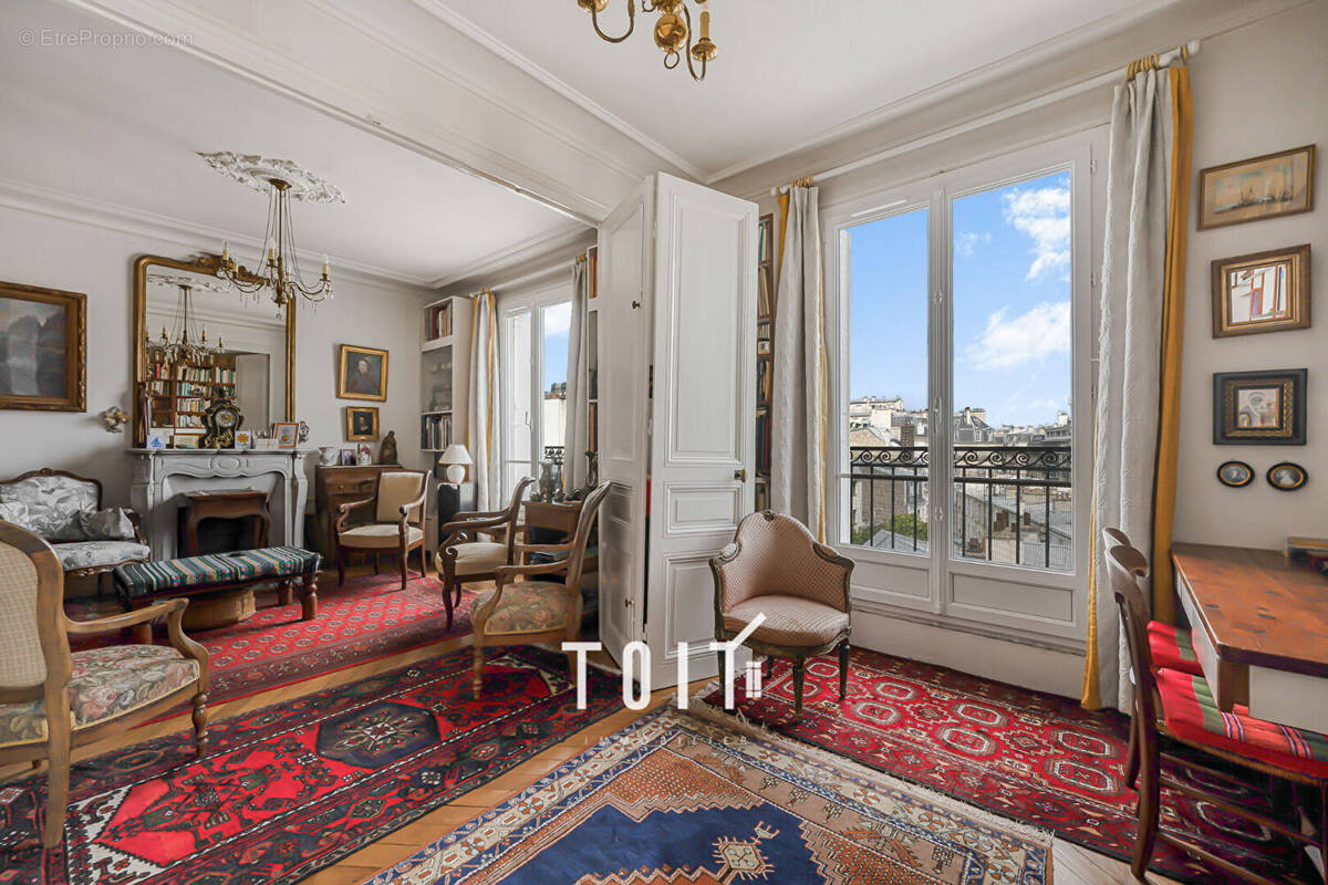 Appartement à PARIS-17E