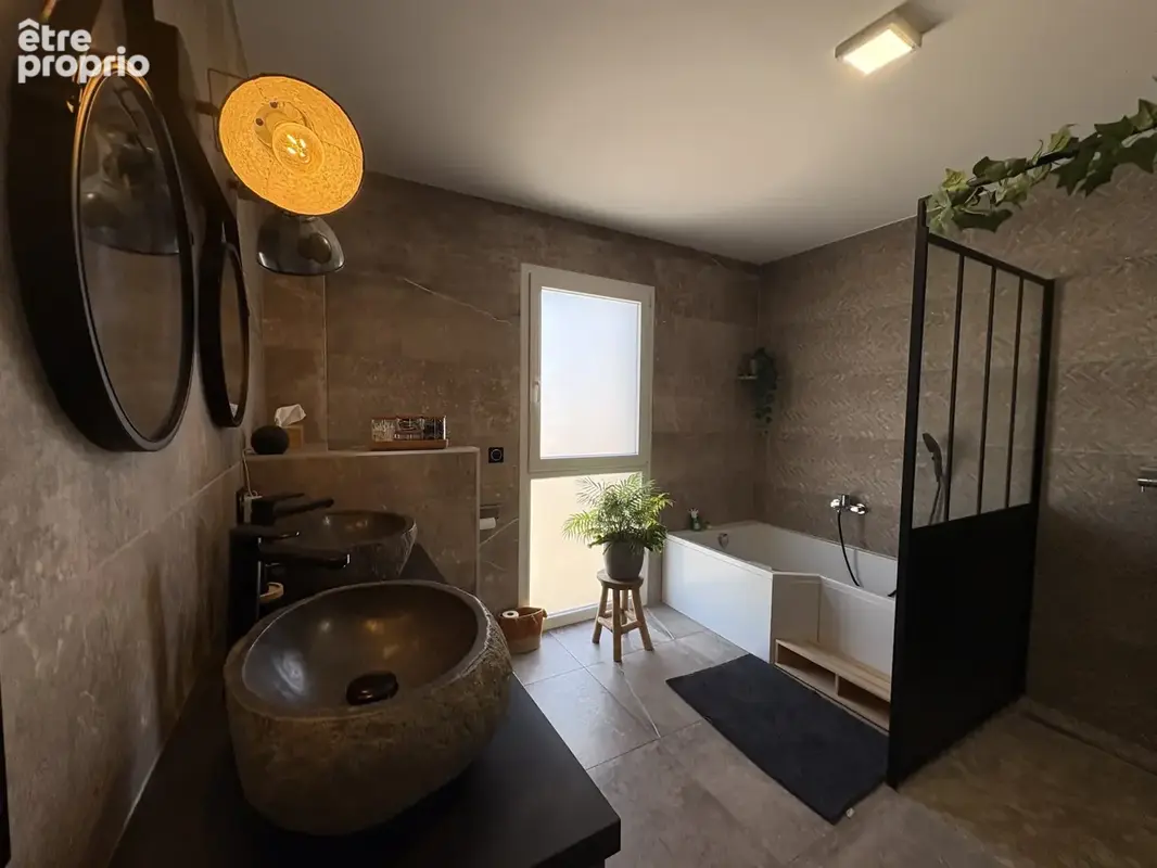 Maison contemporaine 6 pièces avec jardin aménagé et vue panoramique. - photo 6
