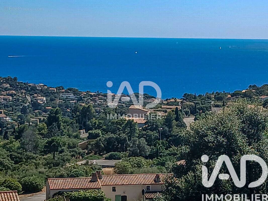 Photo 1 - Appartement à ROQUEBRUNE-SUR-ARGENS