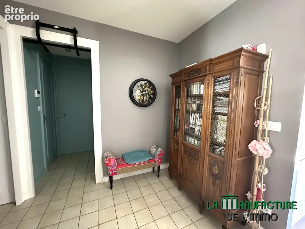 Appartement de type F6 de 140.14 m2 - 4 chambres - 2 balcons - cave - normes PMR / Saint-etienne Anatole Franc - photo 30