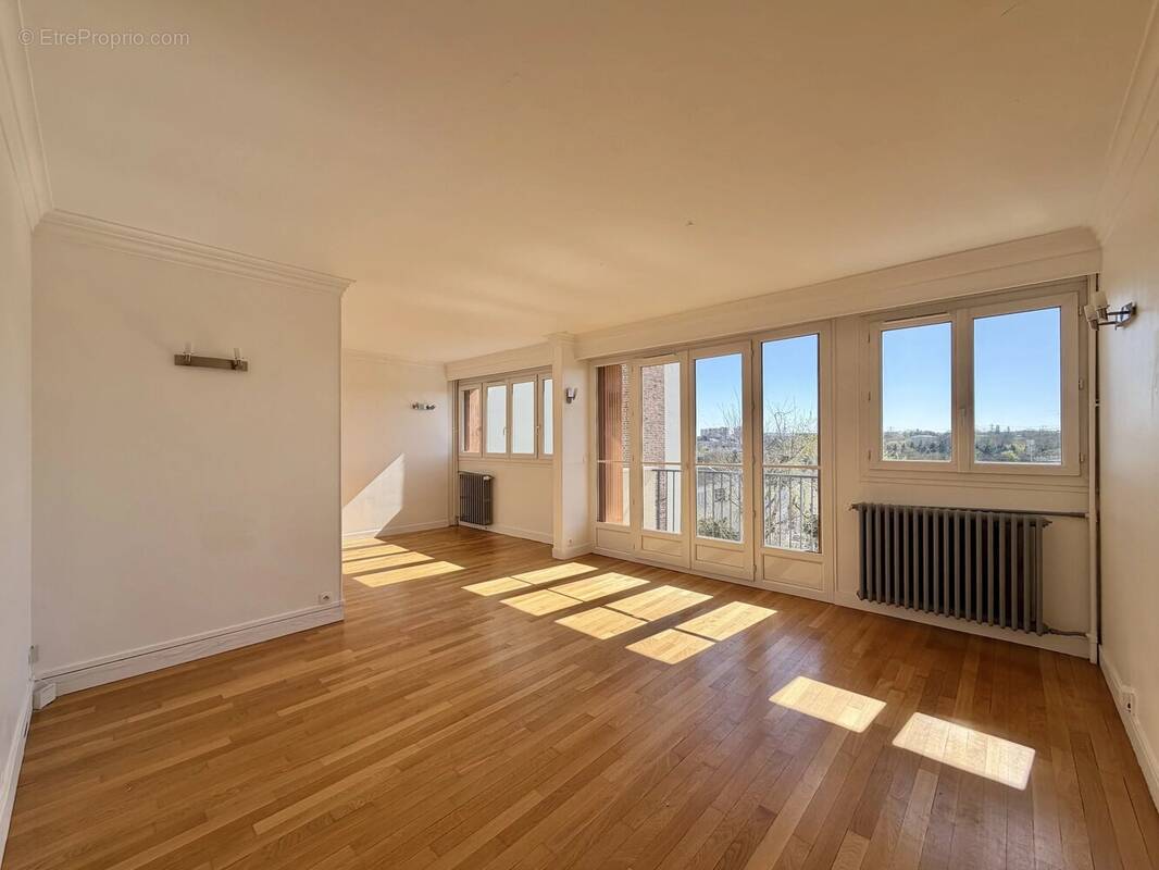 Appartement à VERRIERES-LE-BUISSON