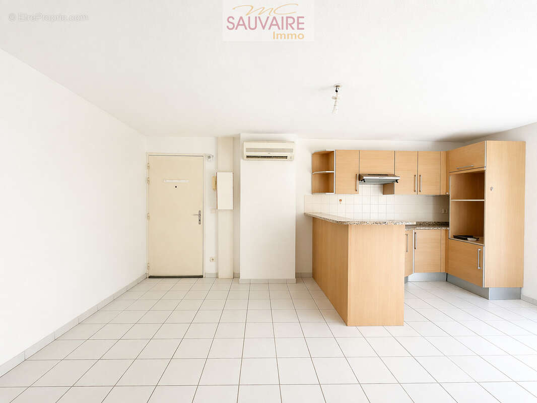 Appartement à SAINT-LAURENT-DE-LA-SALANQUE