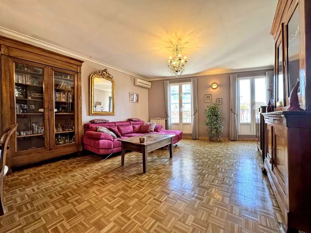 Appartement à MARSEILLE-6E