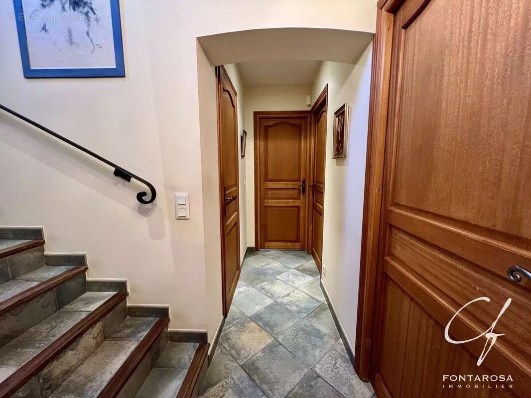 Maison à ROQUEBRUNE-SUR-ARGENS