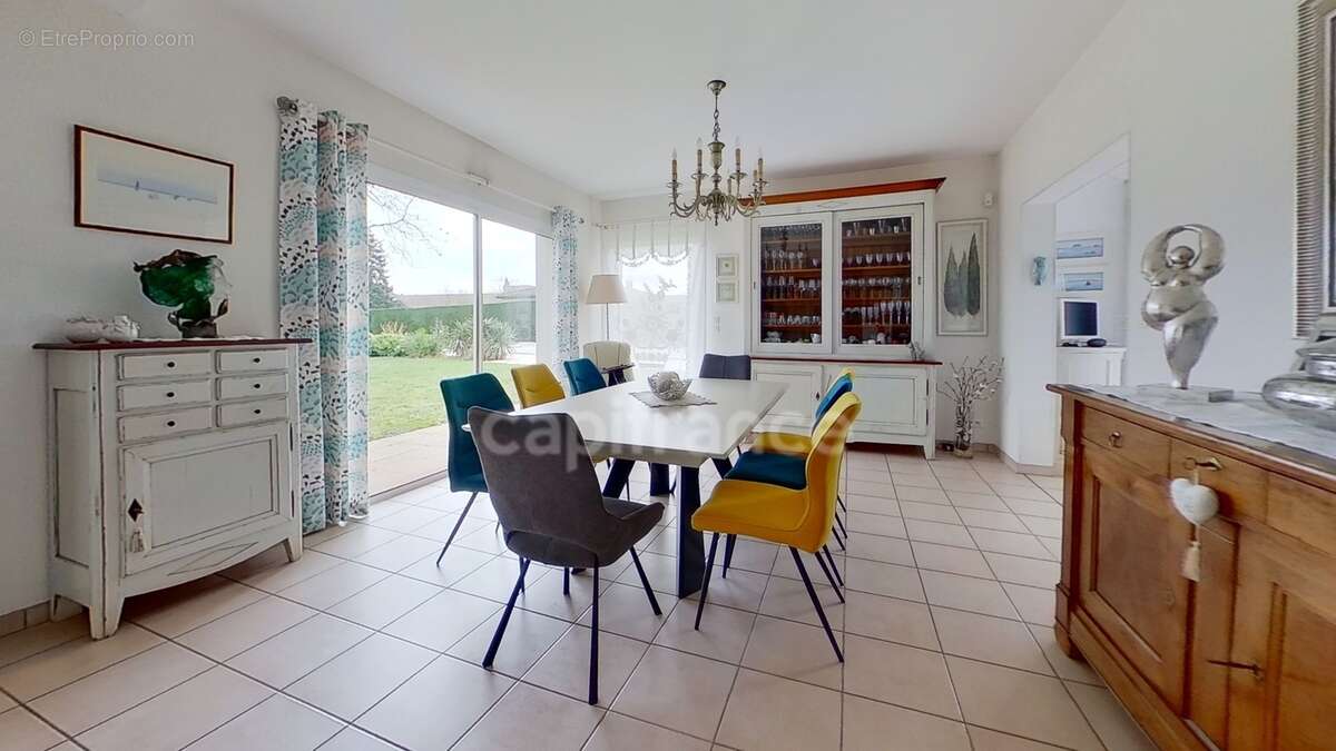 Villa familiale de standing - 4 chambres - piscine - pool house - double garage à MARMANDE (47) - photo 8