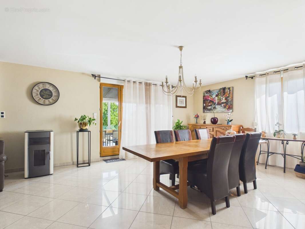 Maison 130 m² à Renwez  - photo 9