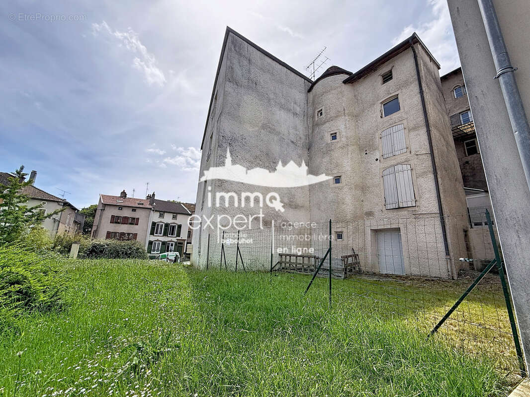 Appartement à MIRECOURT