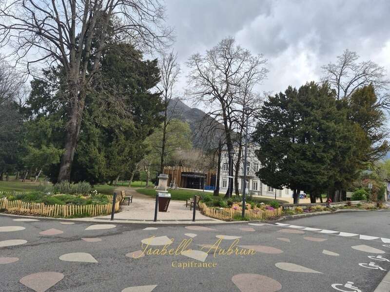 Commerce à SAINT-EGREVE