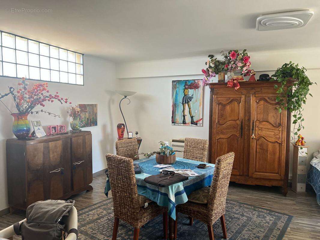 Sete   Appartement en dernier étage avec ascenseur 67 m2 - photo 4