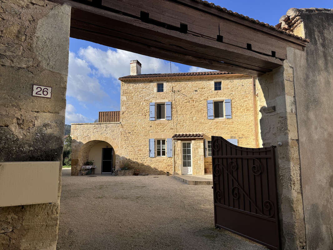 Maison à SAINT-FRONT-SUR-LEMANCE