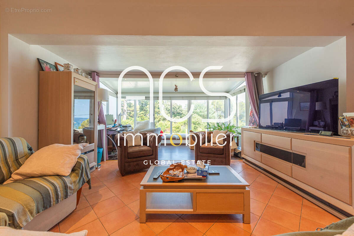 Maison à LES ISSAMBRES